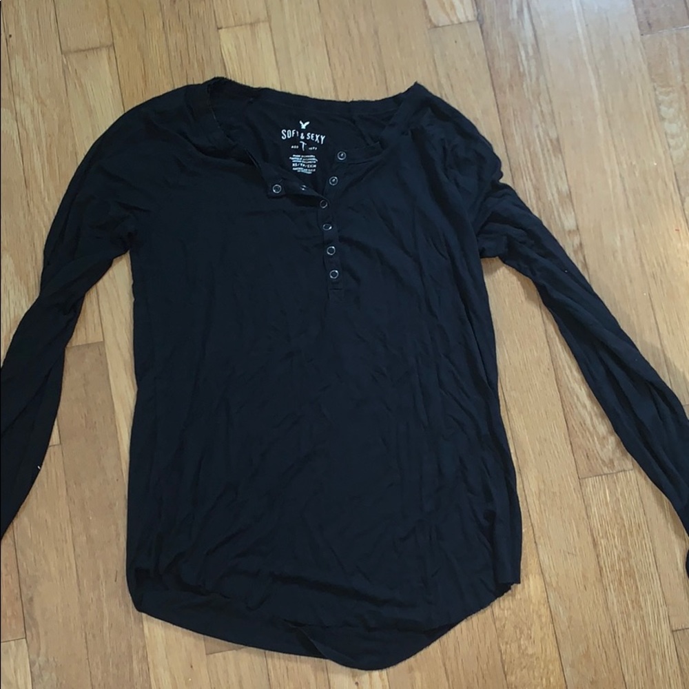 American eagle Henley top. Looks much better on